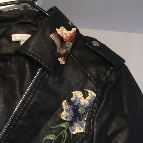 Embroidered leather jacket - Picture 3 of 5